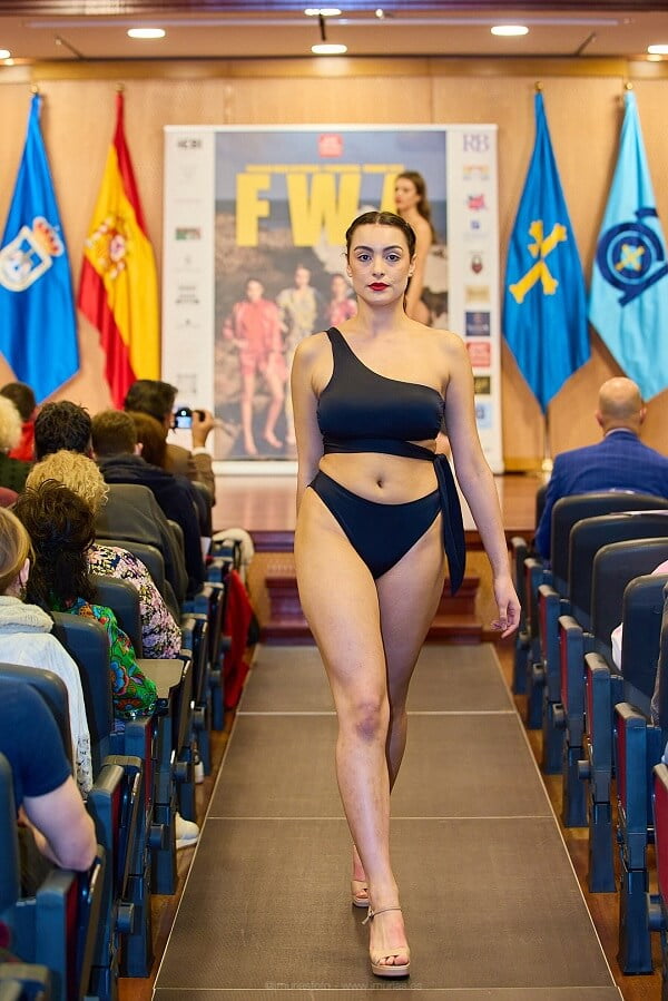 desfile de moda baño E-lakokette